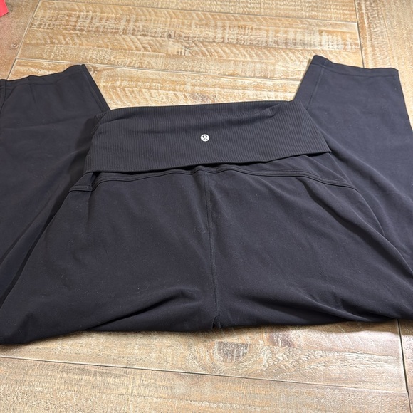Lululemon fold over joggers - Picture 2 of 14
